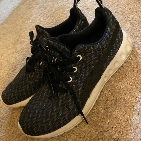 puma lightweight shoes